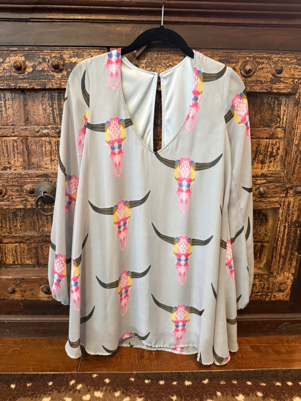 Women’s Light Gray Long Sleeve V-Neck Dress with Pink Skull Print
